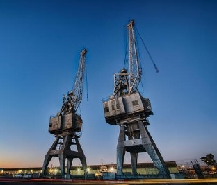 Доковые краны для судостроения и ремонта Судостроительные верфи Портовые краны вместимостью от 5 до 40 т